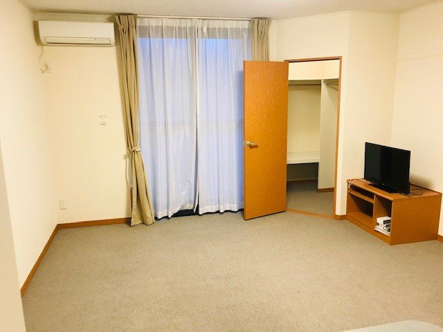 レオパレスノーブル　シャトーの寝室