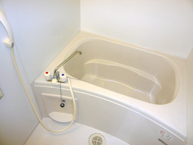 レオパレスノーブル　シャトーの浴室|バス・トイレ別々です☆