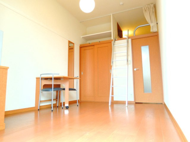 レオパレスグレール取手新町の居間・リビング|広々とした空間です。
