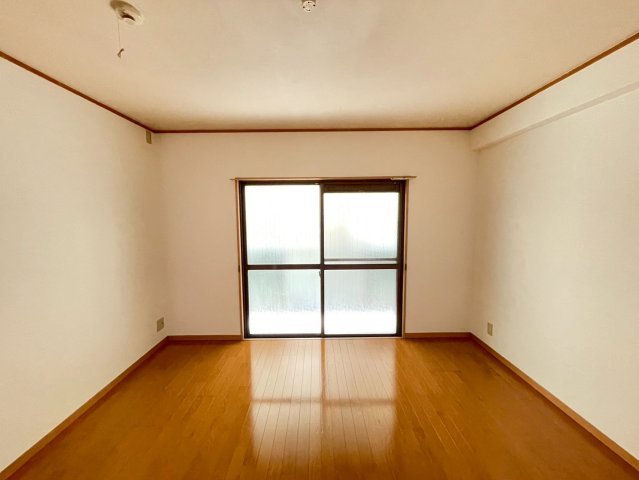 ヴェール上小坂の洋室