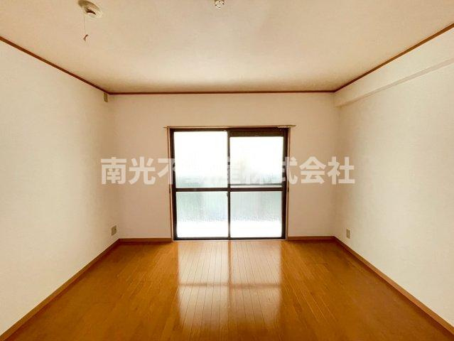 ヴェール上小坂の洋室
