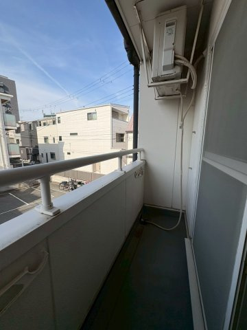 長瀬駅前マンションのバルコニー