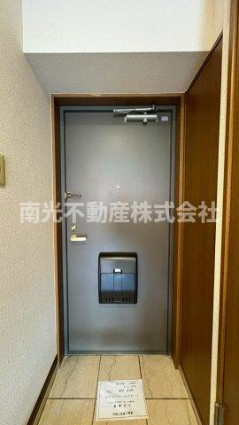 ビクトワール小阪の玄関