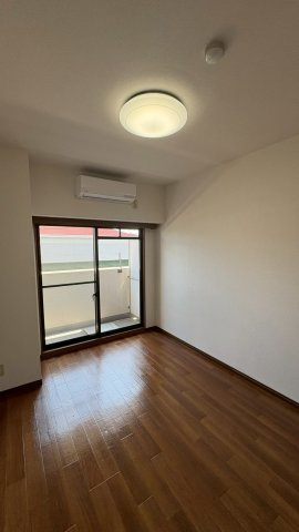 ビクトワール小阪