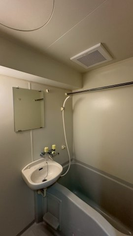 ビクトワール小阪の浴室