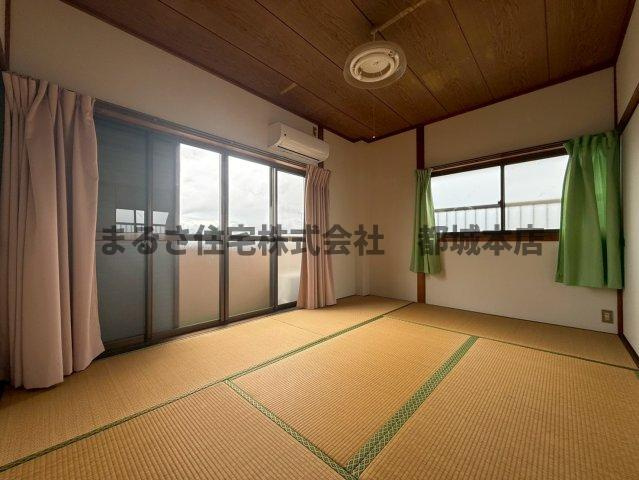 鷹コーポの和室
