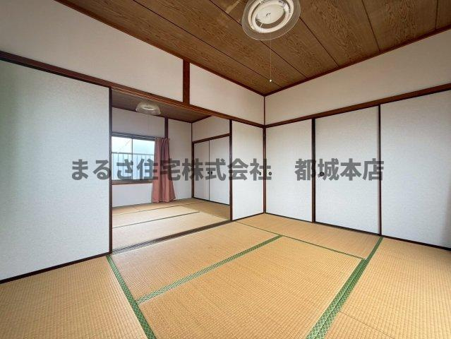鷹コーポの和室
