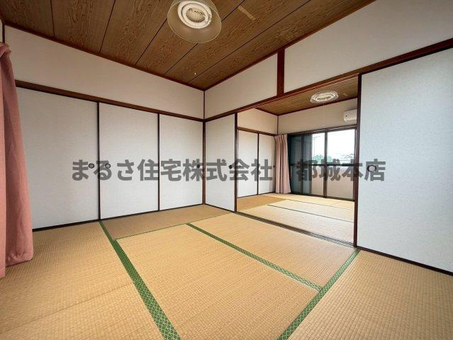 鷹コーポの和室