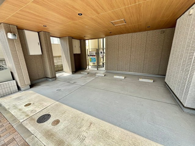 シャーメゾン坂田町の駐車場