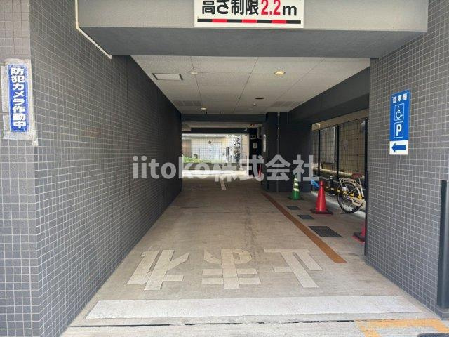 プラウドフラット浅草駒形の駐車場
