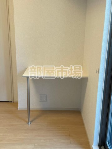 Ｅ.ステージ新御徒町の寝室|デスク