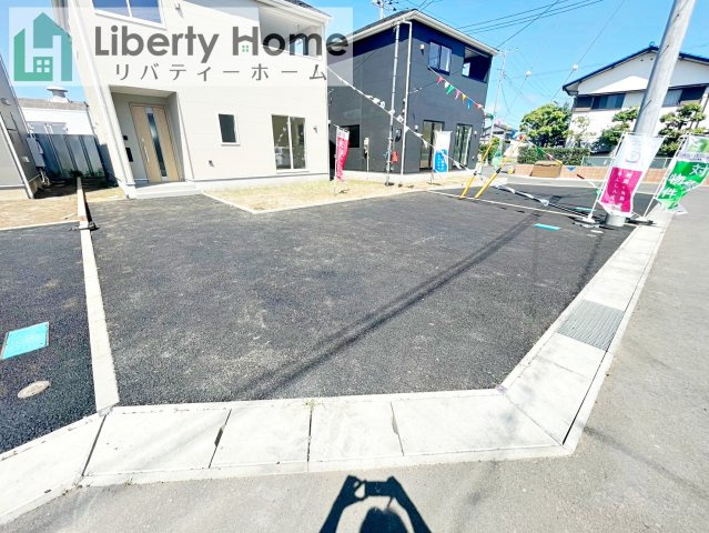 水戸市平須町第8　新築戸建　2号棟の駐車場