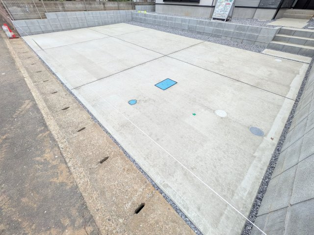 牛久市中央　5期　新築戸建ての駐車場|駐車は3台可能です♪