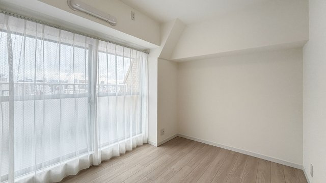 ライオンズマンション西日暮里第二の洋室