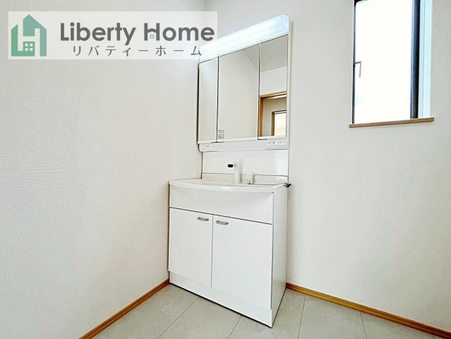 ひたちなか市津田　新築戸建　B号棟の独立洗面台
