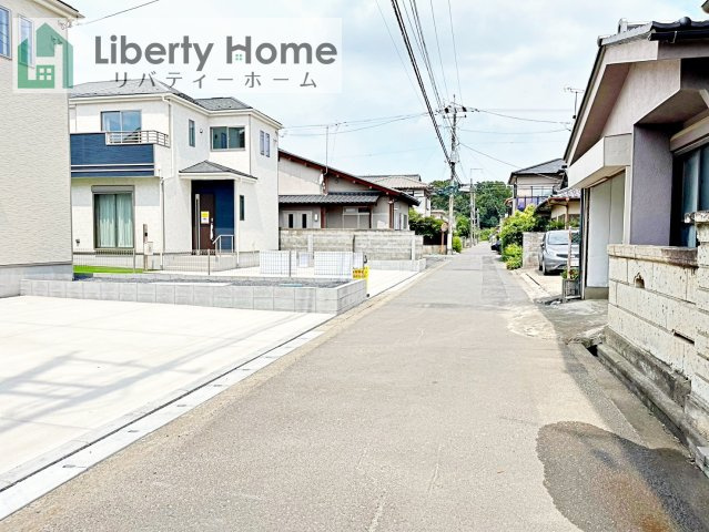 ひたちなか市津田　新築戸建　B号棟の前面道路含む現地写真