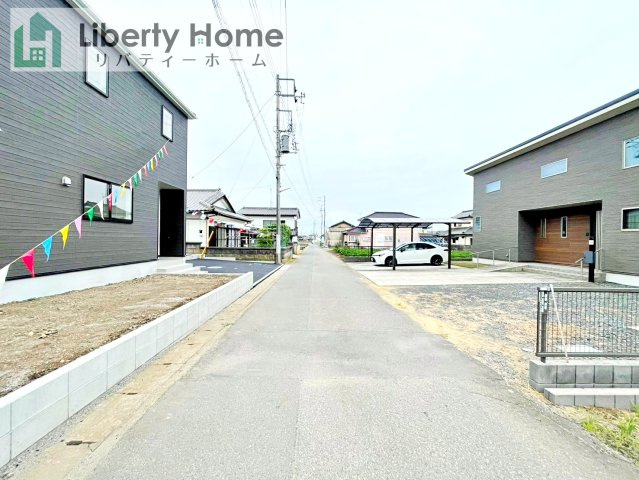 ひたちなか市平磯町第2　新築戸建　4号棟の前面道路含む現地写真