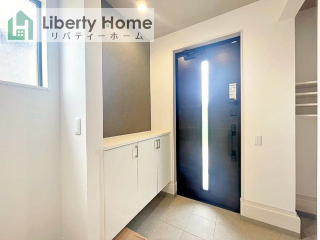 ひたちなか市市毛4期　2号棟　新築戸建の玄関