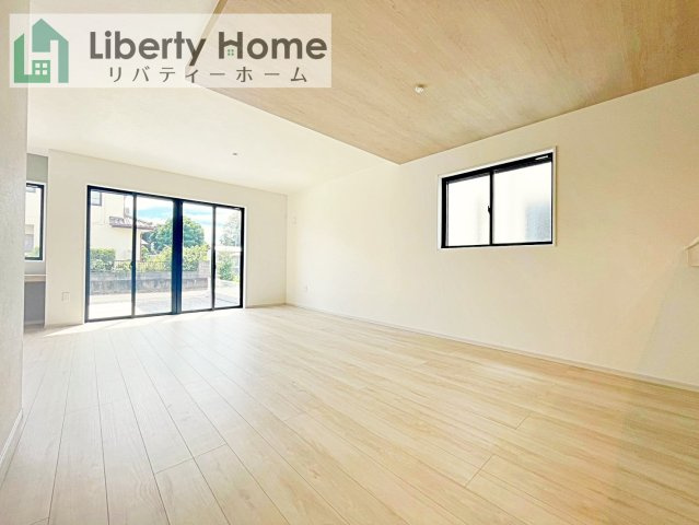 ひたちなか市足崎3期　3号棟　新築戸建の居間・リビング