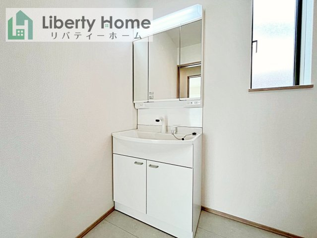ひたちなか市津田　新築戸建　A号棟の独立洗面台