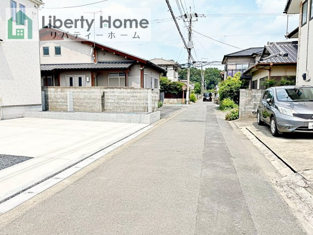 ひたちなか市津田　新築戸建　A号棟の前面道路含む現地写真