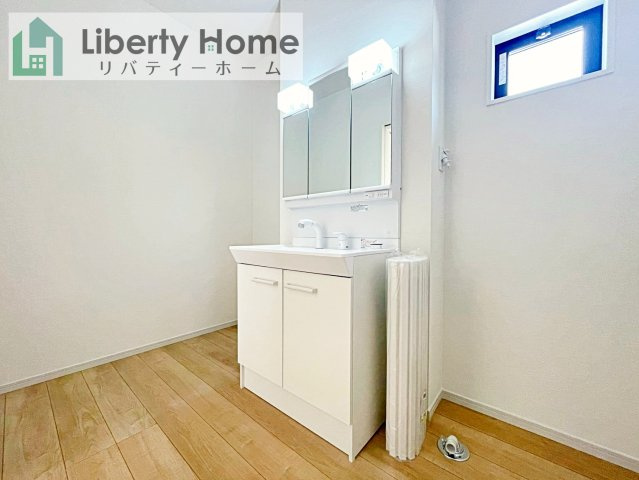 ひたちなか市足崎3期　1号棟　新築戸建の独立洗面台