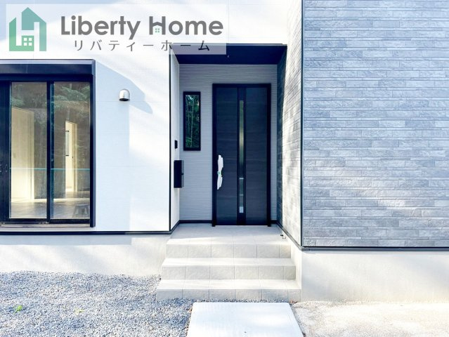 ひたちなか市大成町3期　新築戸建のエントランス