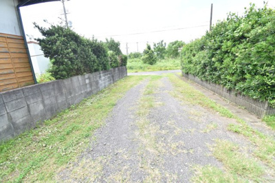 【前面道路含む現地写真】 | 鹿屋市川西町　中古戸建 | 持分