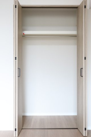 アンビエントジェームス山一番館の収納|約6.0帖の洋室にあるクローゼット