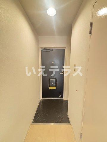 ロイヤルメゾン舞子坂の玄関