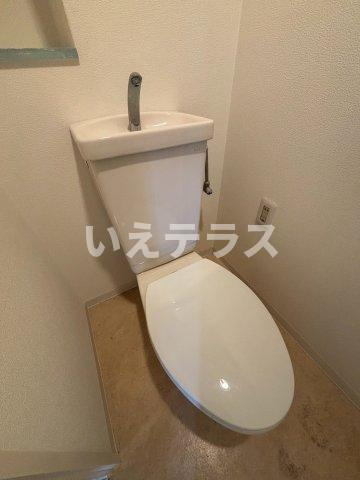 ロイヤルメゾン舞子坂のトイレ
