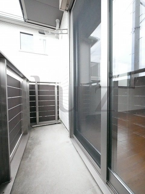 横浜市緑区北八朔町のアパートのバルコニー
