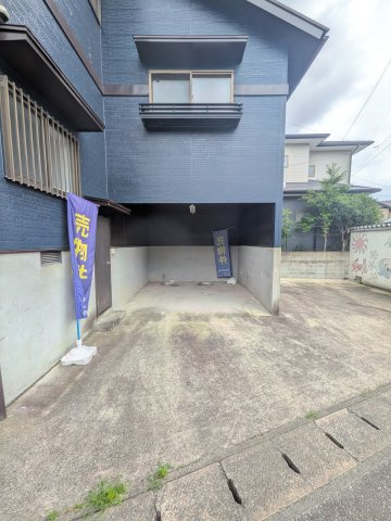 大野城市大城４丁目の中古一戸建の駐車場