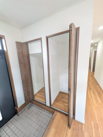 大野城市大城４丁目の中古一戸建の玄関