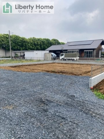 小美玉市羽刈第5　3号棟　新築戸建の前面道路含む現地写真