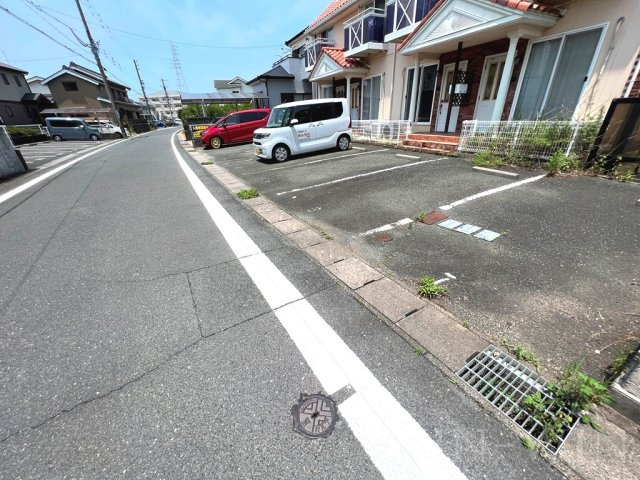 ウエストビーチの駐車場
