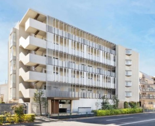 【外観】 | KDXレジデンス杉並方南町 | 鉄筋コンクリート造のがっちりとした建物。
