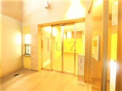 イクシア横浜鶴見ステーションフロントのエントランス|高級感漂うエントランスです！