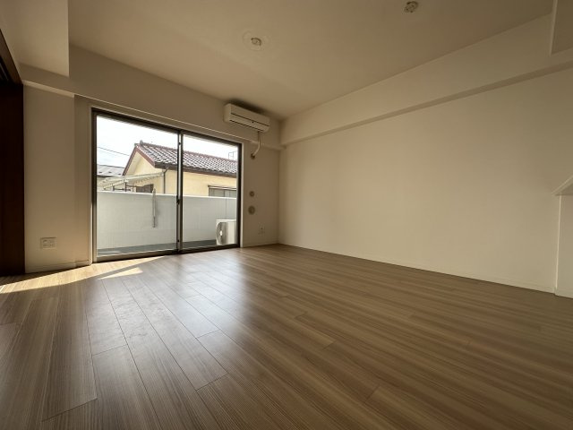稲城市押立の賃貸マンションの居間・リビング
