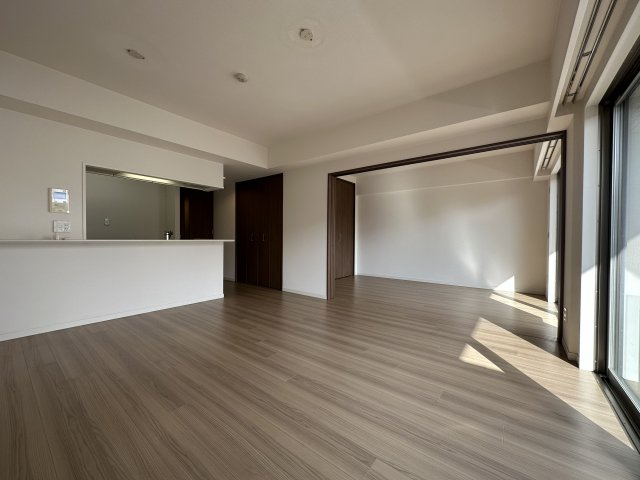 稲城市押立の賃貸マンションの居間・リビング