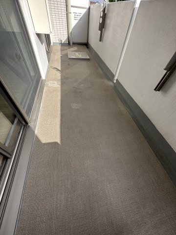 稲城市押立の賃貸マンションのバルコニー