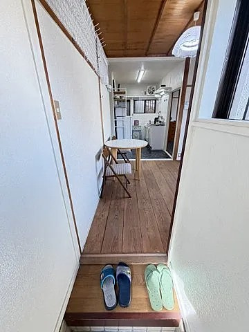 山本通４丁目貸家の玄関