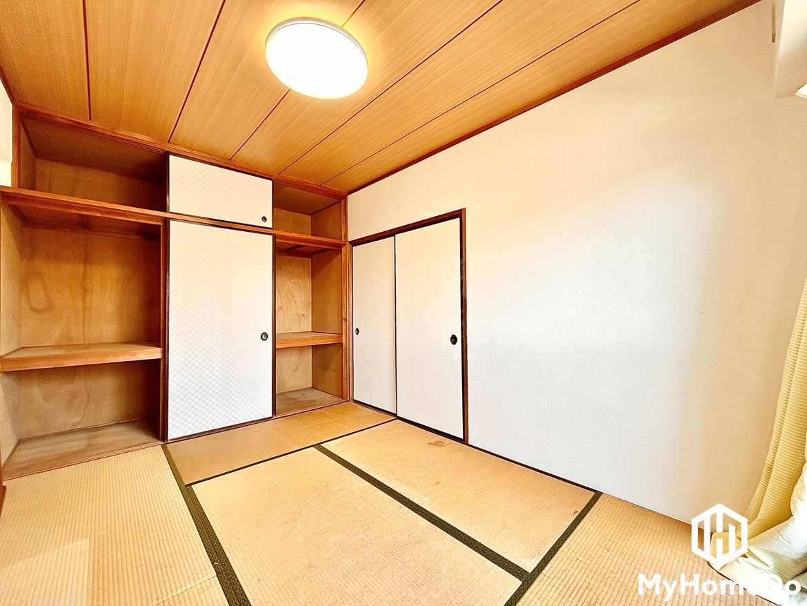 チサンマンション瓢箪山の和室|押入れにはご家族の季節の衣類や、お客様用の座布団などを収納して頂けます。