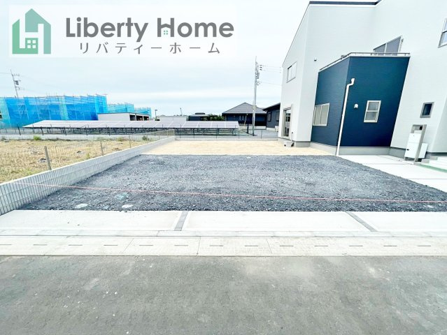 笠間市旭町第13　2号棟　新築戸建の駐車場