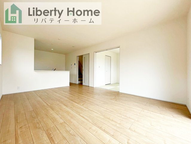 笠間市旭町第13　2号棟　新築戸建の居間・リビング