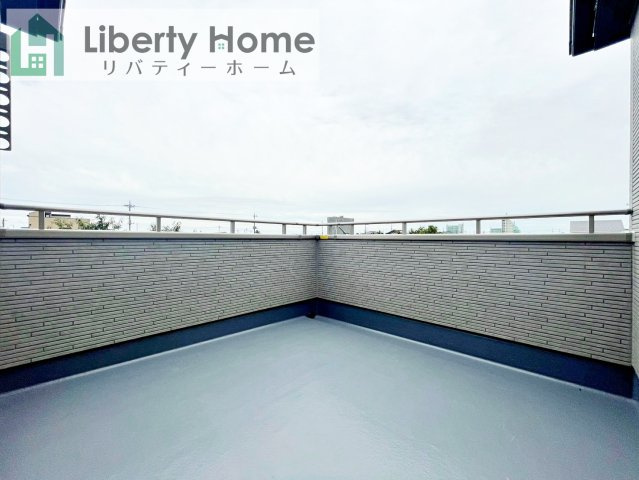 笠間市旭町第13　6号棟　新築戸建のバルコニー