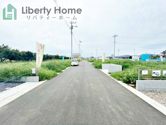笠間市旭町第13　6号棟　新築戸建の前面道路含む現地写真