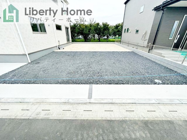 笠間市旭町第13　7号棟　新築戸建の駐車場