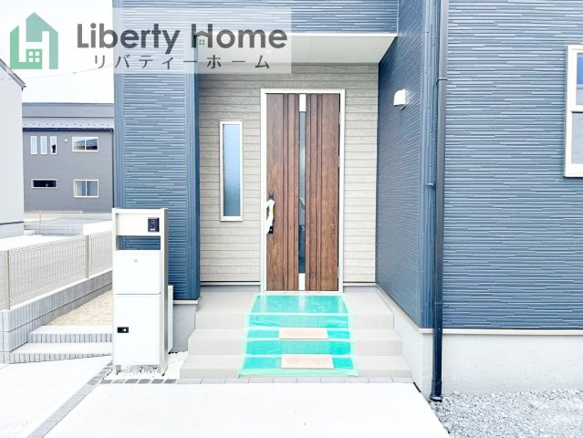 笠間市旭町第13　8号棟　新築戸建のエントランス