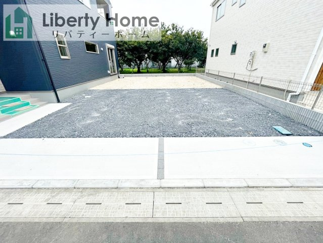 笠間市旭町第13　8号棟　新築戸建の駐車場